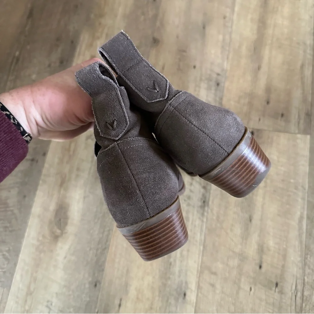 Vionic | Vera Suede Booties